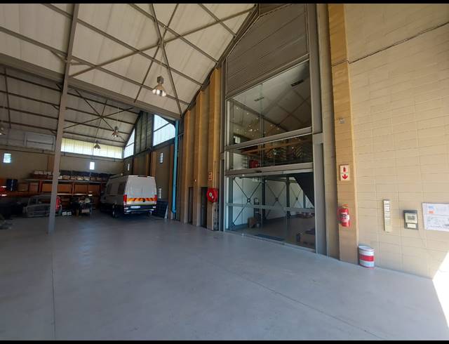 3,225M² INDUSTRIAL YARD FOR SALE IN KIRKNEY